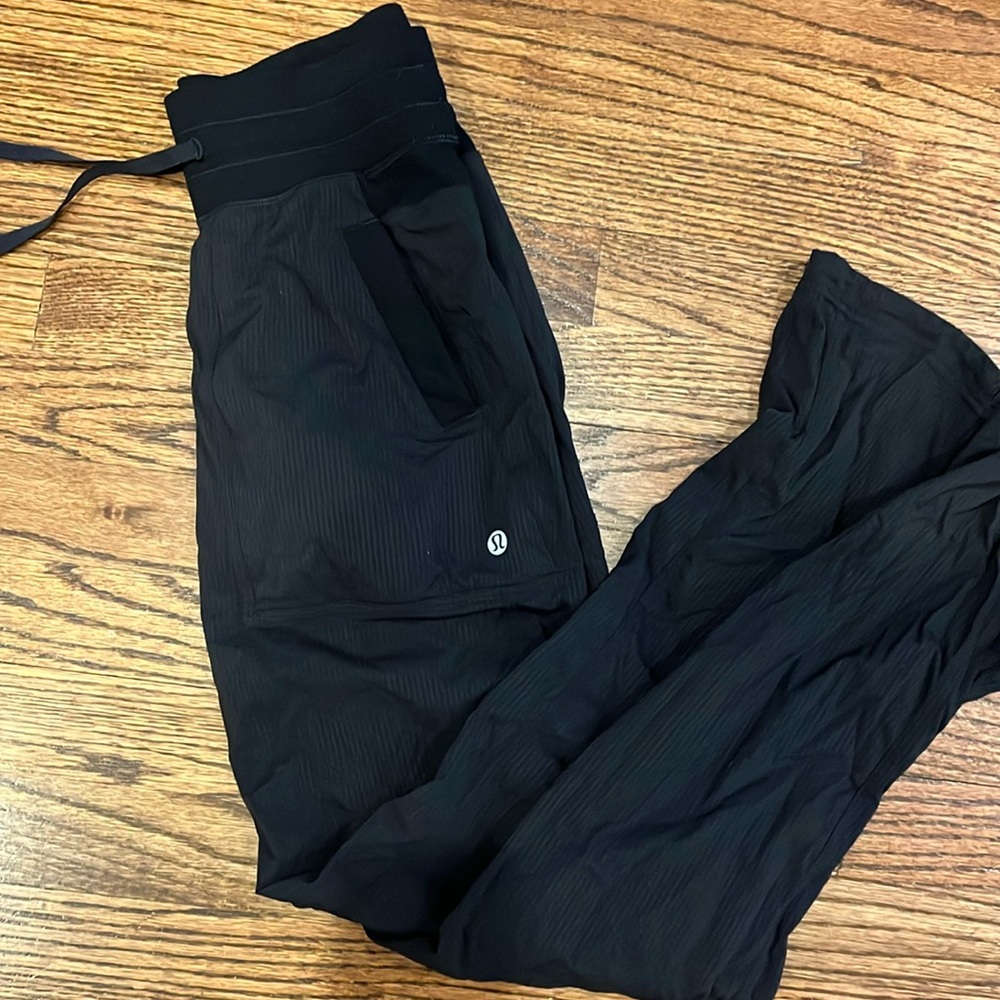 Lululemon mid-rise studio dance pants size 0
